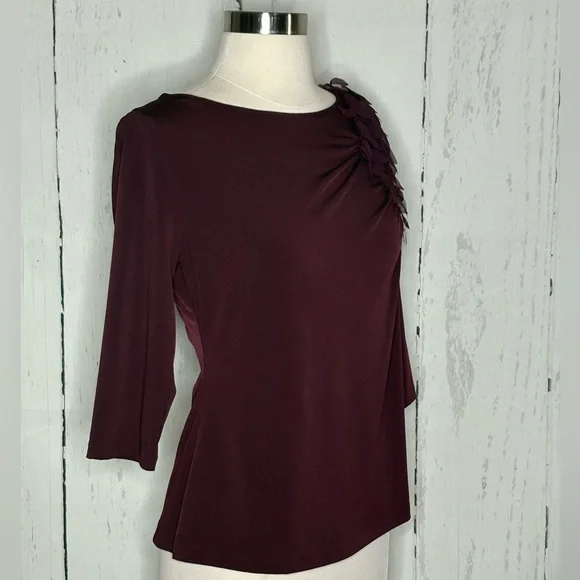 Elegant Burgundy Women's Top - Picture 5 of 7